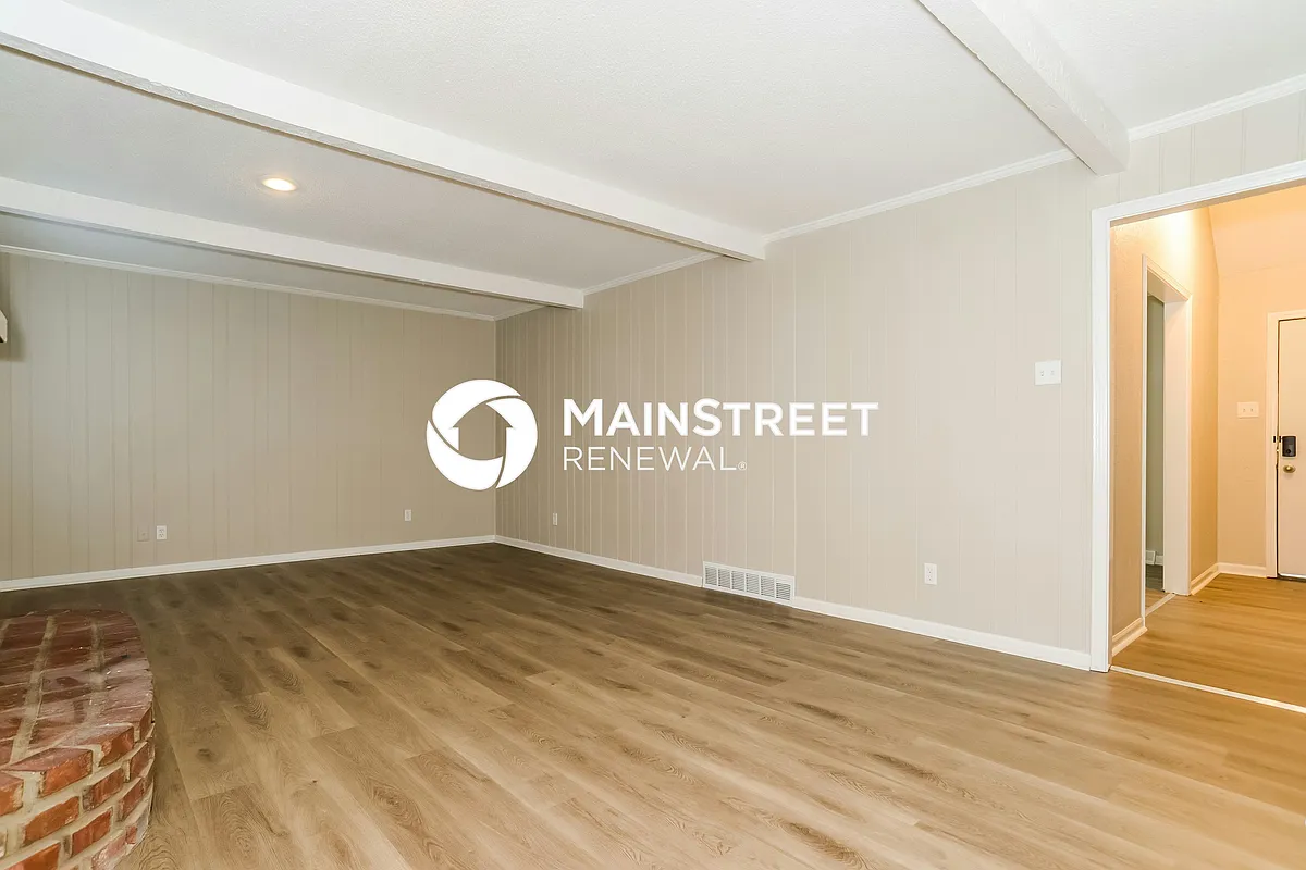 Living Room - 6613 Long Ave