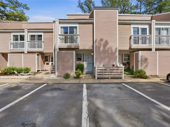 1310 Linkhorn Cir, Virginia Beach, VA 23451