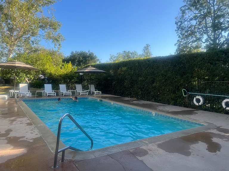 Swimming pool is quiet with clear views, and it's not surrounded by buildings of your neighbor tenants - like many pools in LA.
