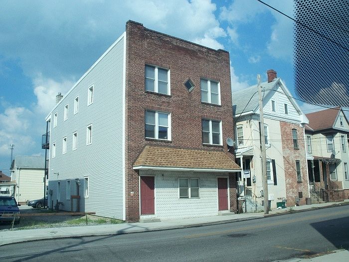 2nd image of 113 High St APT 2E