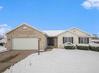11101 Golden Pheasant Dr, Osceola, IN 46561