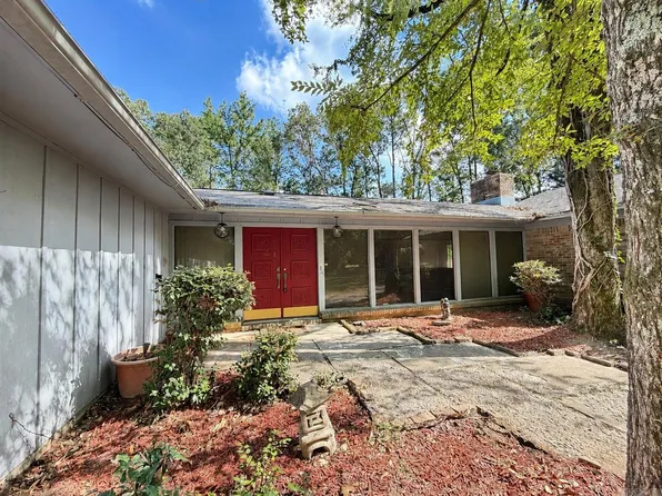 8408 Griggs Rd, Pine Bluff, AR 71603