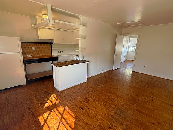 2nd image of 2411 South Blvd APT 11