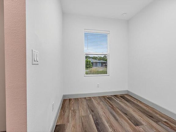 2nd image of 2252 Fernwood St #B