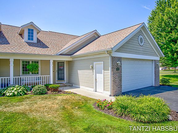 3rd image of 8930 N Clearwater Dr #104