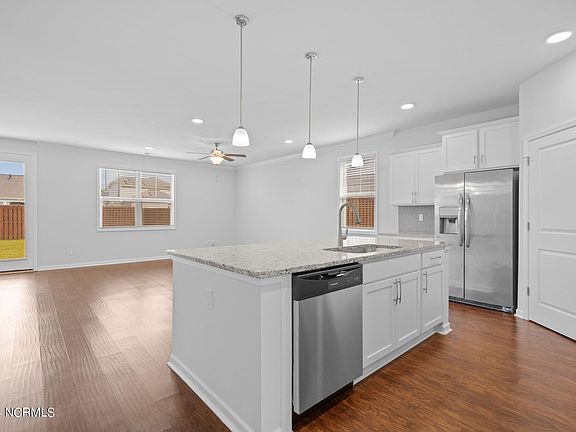 3rd image of 833 Barbon Beck Lane SE