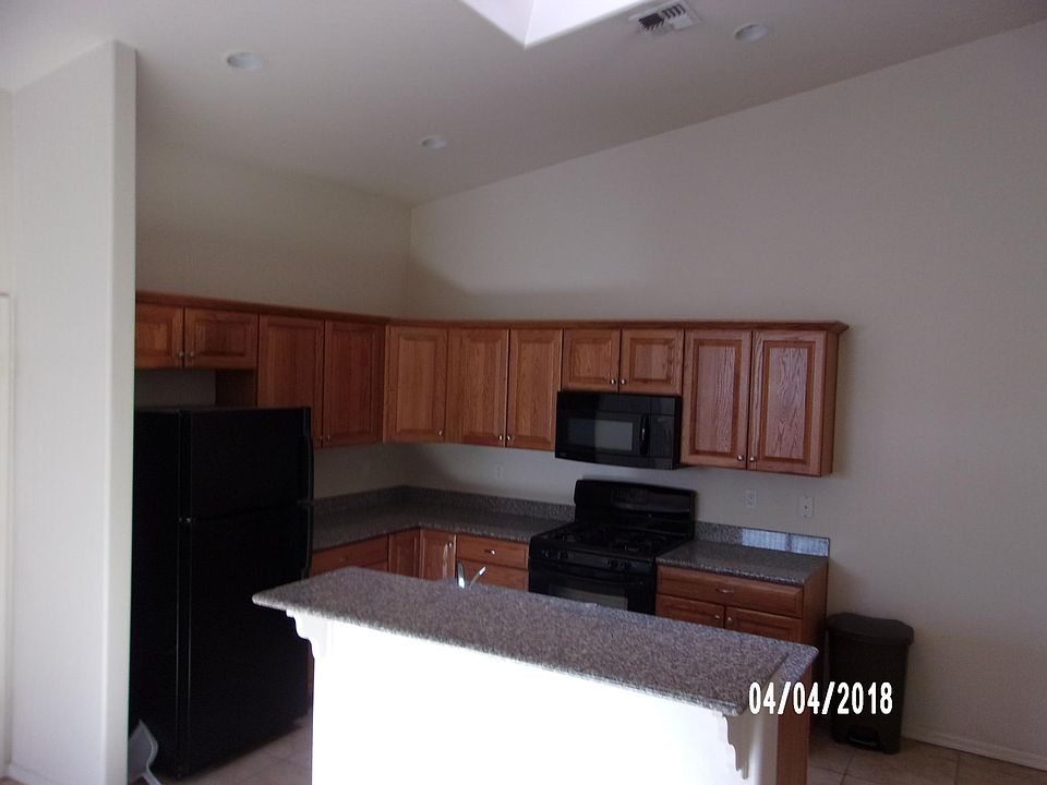 2nd image of 815 Vista Grande Dr