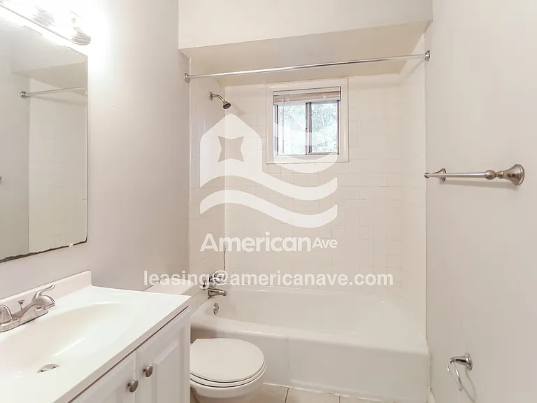 20523_009_main_bathroom_13894155.jpg