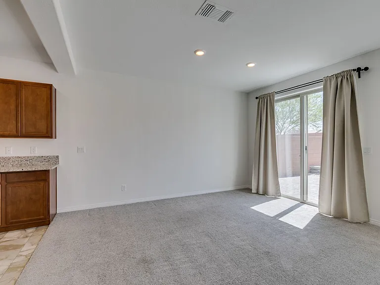 10303 Dallington St — Photo 18