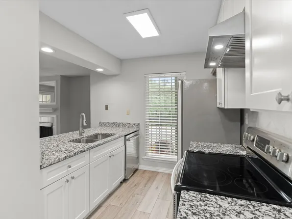 5981 Arapaho Rd APT 304, Dallas, TX 75248