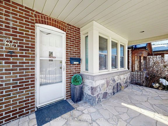 3rd image of 85 Roosevelt Rd