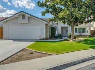 3715 Killarney Ct, Bakersfield, CA