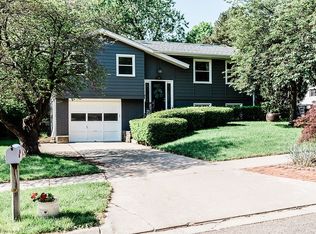 2901 Loveland Dr, Lincoln, NE 68502