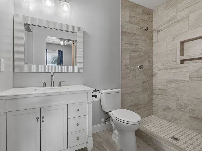 131 Eastmoreland St — Photo 8