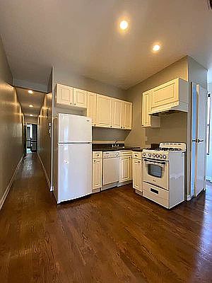 2nd image of 326 E 78th St APT 30