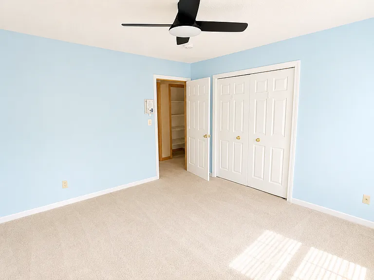 243 Newfield Cir — Photo 17