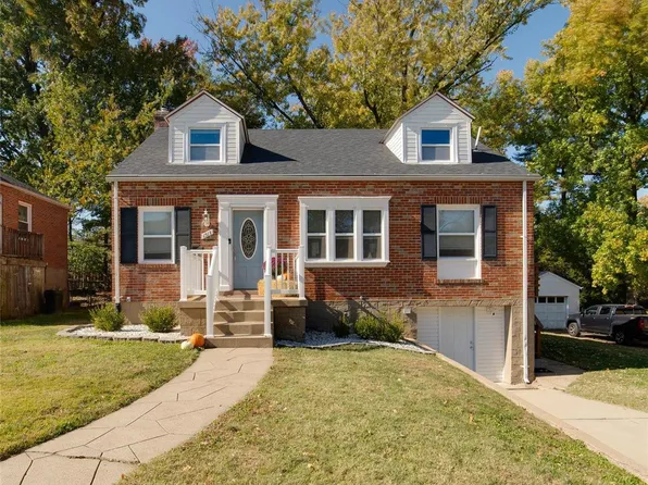 1513 Salem Hills Dr, Saint Louis, MO 63119