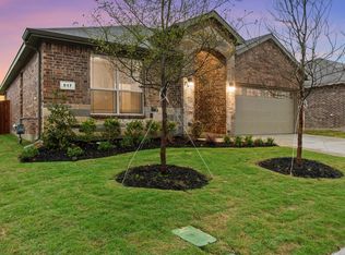 704 Shepperton Way, Justin, TX 76247