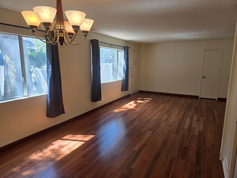 18601 Collins St #D7 — Photo 10