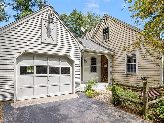 3rd image of 46 Homestead Ln