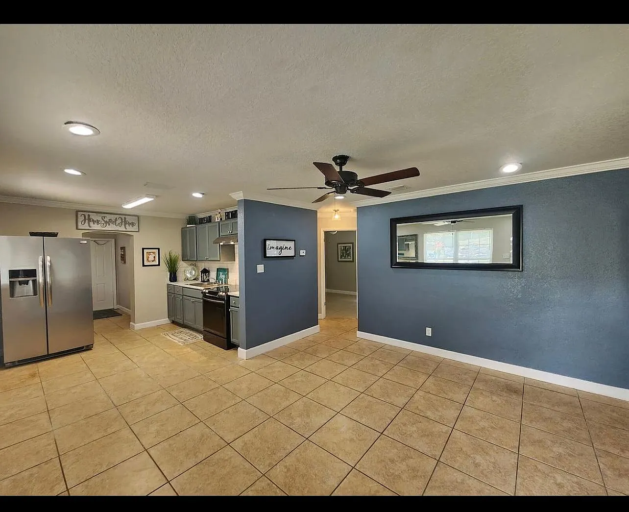 2 bed, 892 sqft, $1,600 — Photo 2
