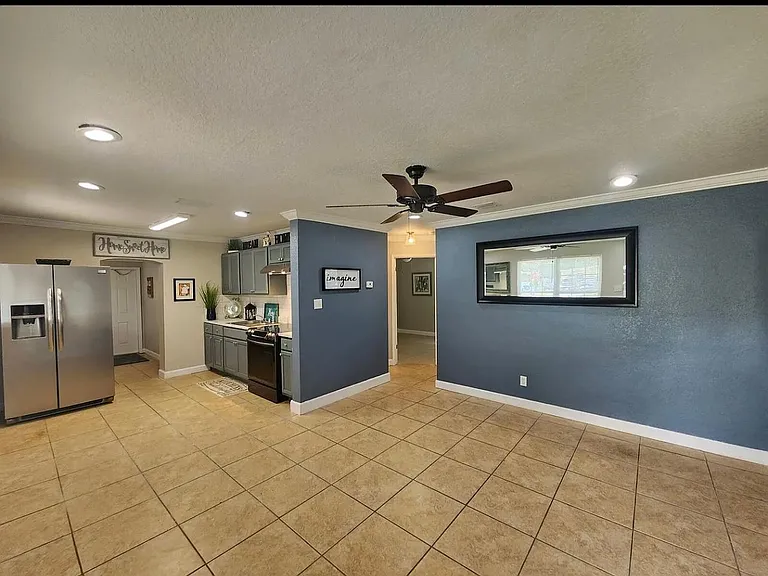 3409 Sloan Rd — Photo 2