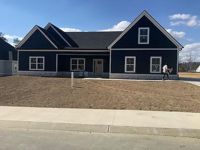 1st image of 136 Bridlewood Dr #20