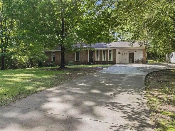 200 Ridgewood Dr, Cleveland, GA 30528