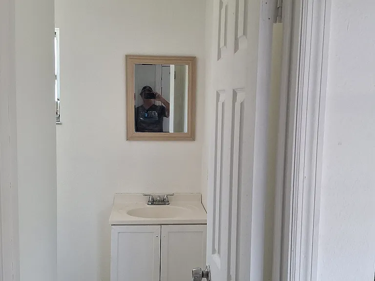 Mater bedroom bathroom