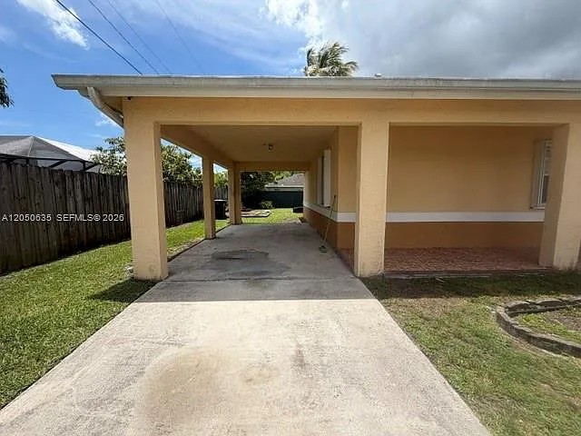 4 bed, 2.0 bath, $3,300 — Photo 4