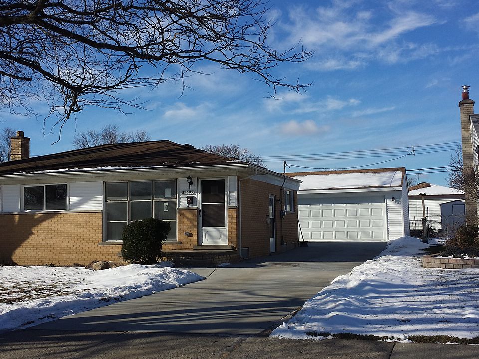 1st image of 32503 James St