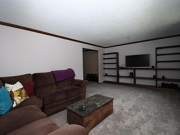 4th image of 6517 Dumont Dr