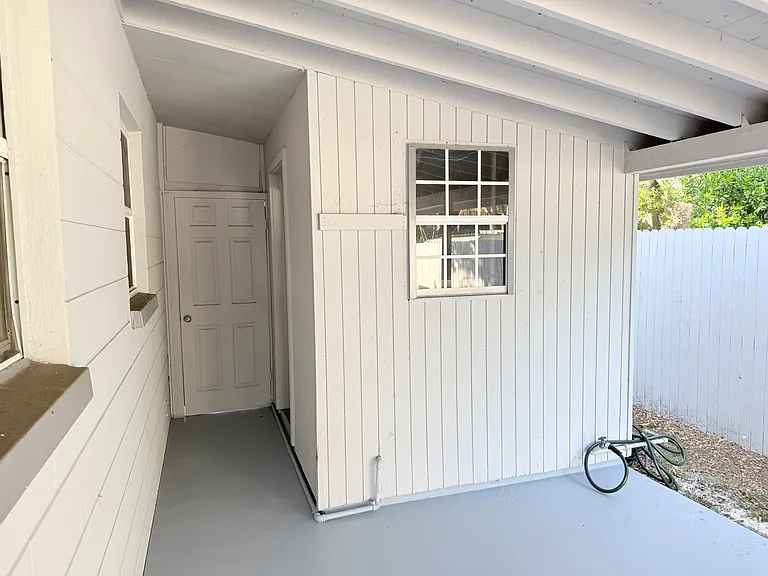 403 S Orion Ave — Photo 14