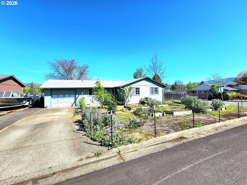 1st image of 274 Georginna Dr