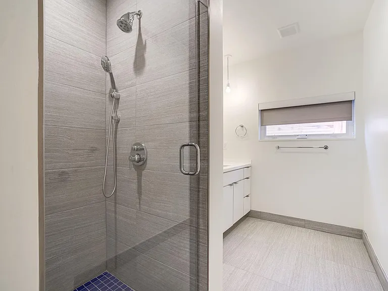 446 Ridge St NW #A — Photo 13