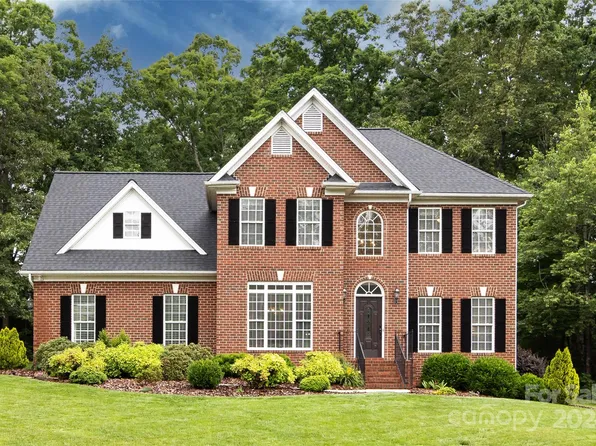 728 Clifden Dr, Matthews, NC 28104