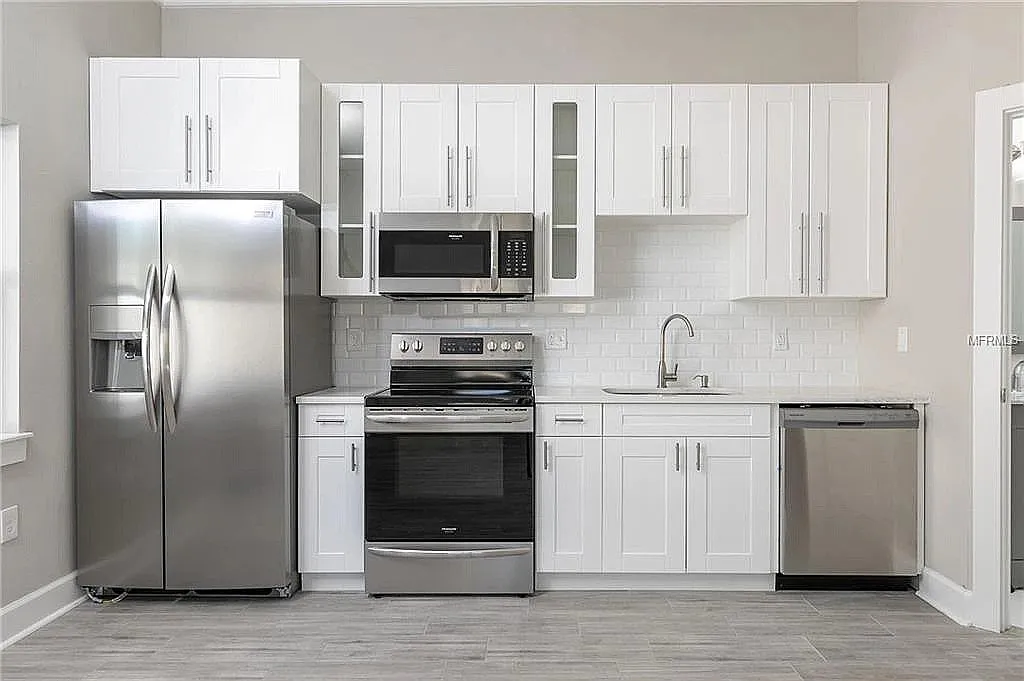 1 bed, 550 sqft, $2,100 — Photo 2