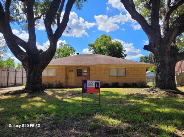 12126 Palmton St, Houston, TX 77034