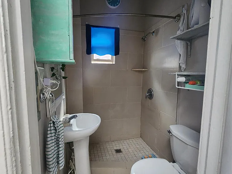38 S 51st St #3 — Photo 4