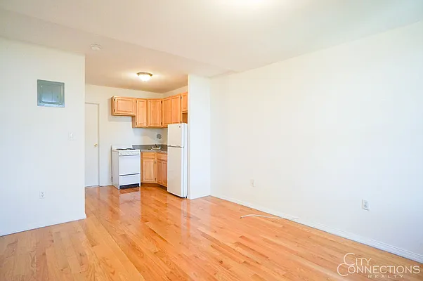 Rented by City Connections Realty | media 20