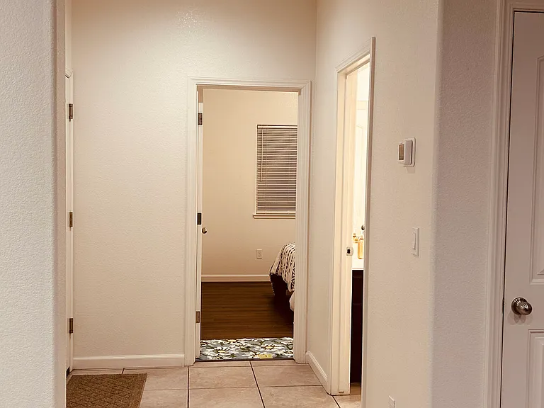 723 Suzanne Dr — Photo 17