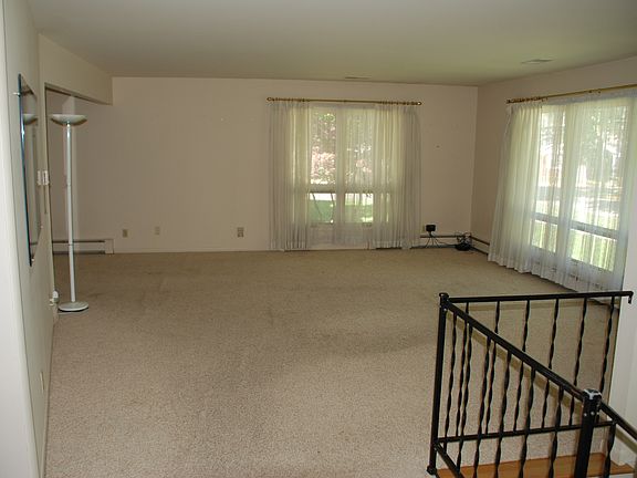 3rd image of 38 Budlong St