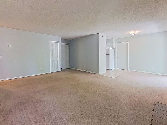 5th image of 2624 Pheasant Ct W