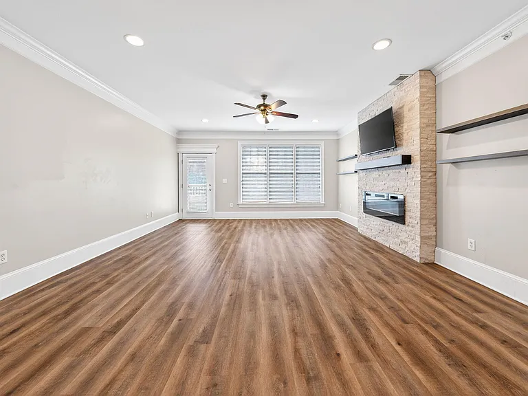 423 Waterford Lake Dr — Photo 13