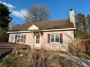 43 South St, Morrisville, NY 13408