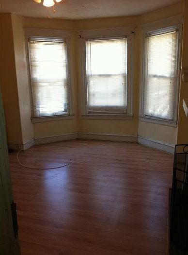 1st image of 1022 W Rockland St Floor 2
