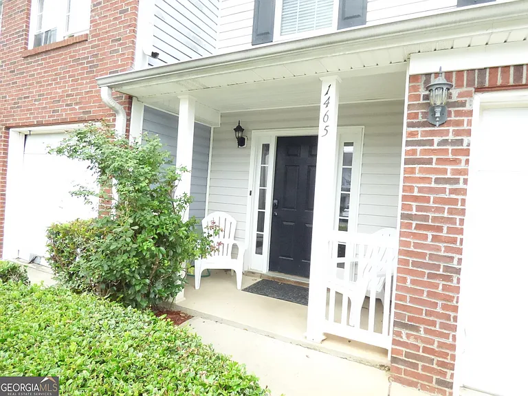 1465 April Ln — Photo 3