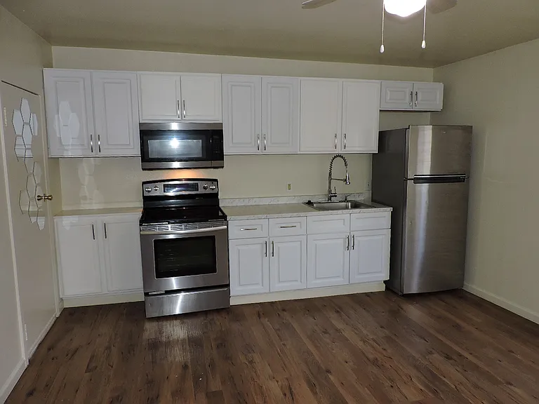 2022 Alhambra Blvd — Photo 3