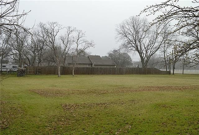 2nd image of 3001 Sunset Ln