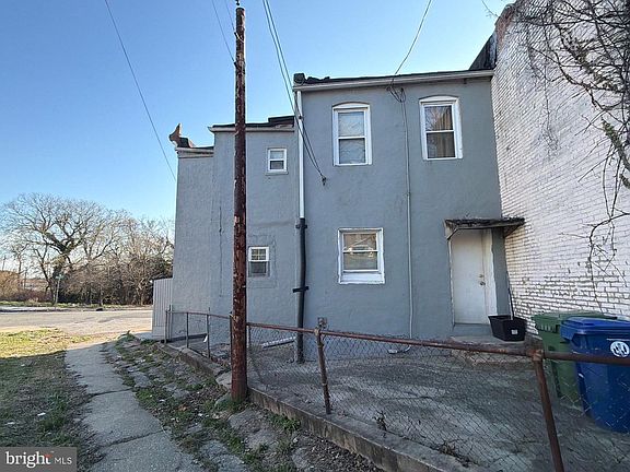 4th image of 33 S Calverton Rd